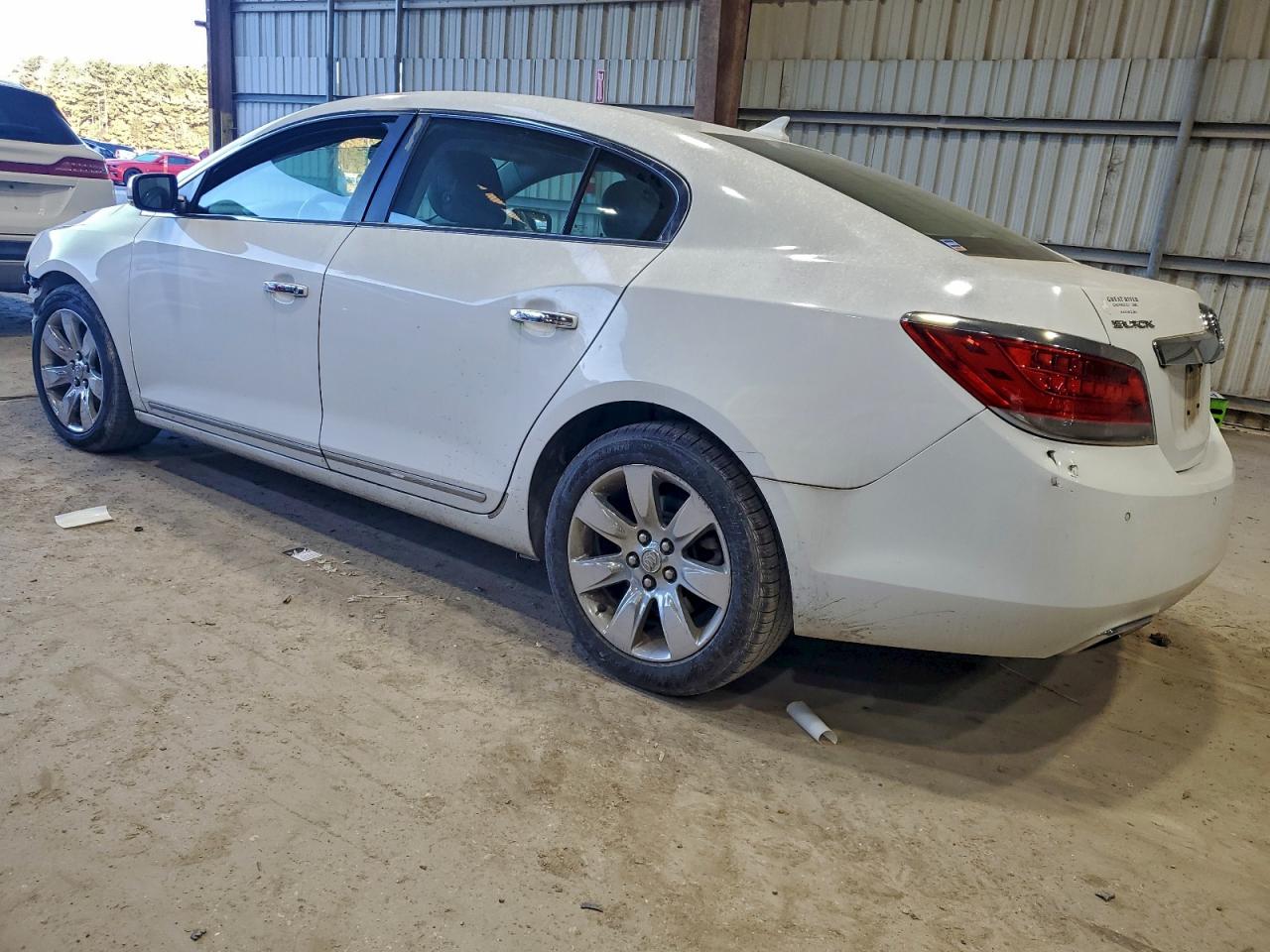 Buick LaCrosse Image 5