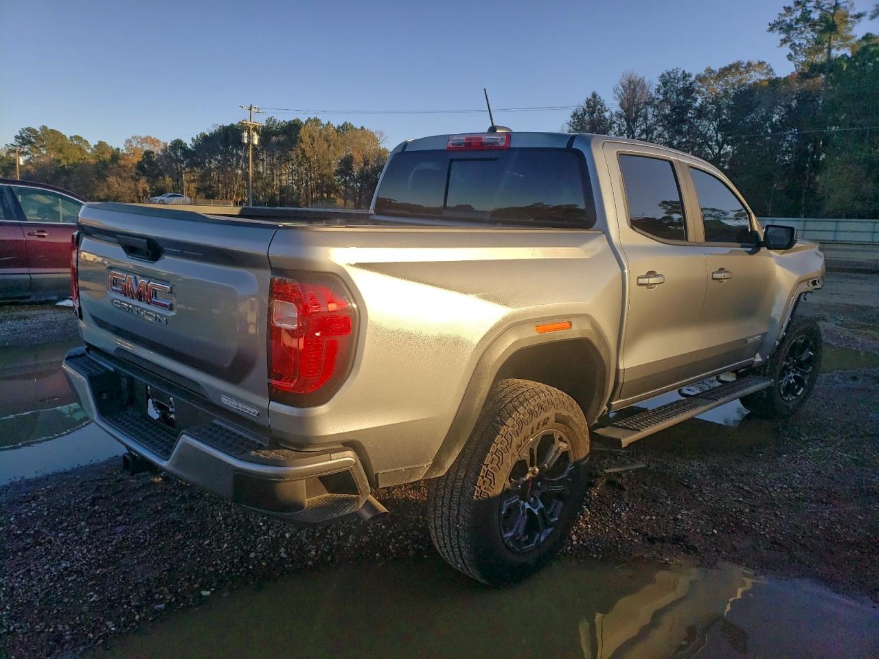 GMC Canyon Elevation Image 6