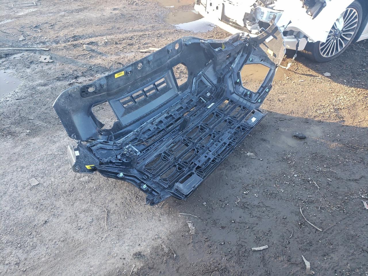 GMC Canyon Elevation Image 8