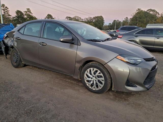 Toyota Corolla L Image 10