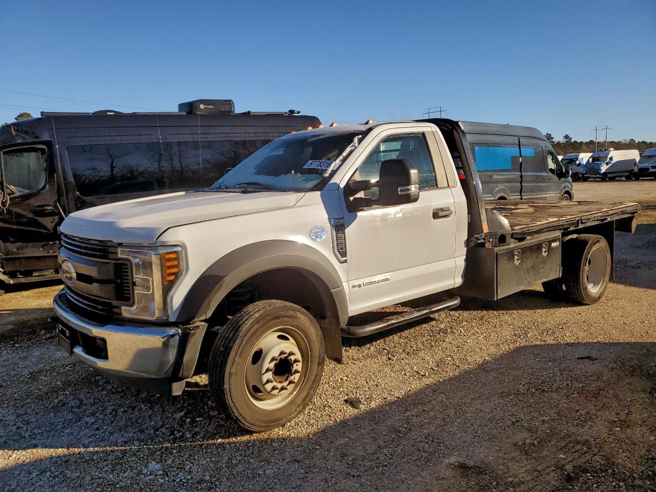Ford F-550 Super Duty Image 1