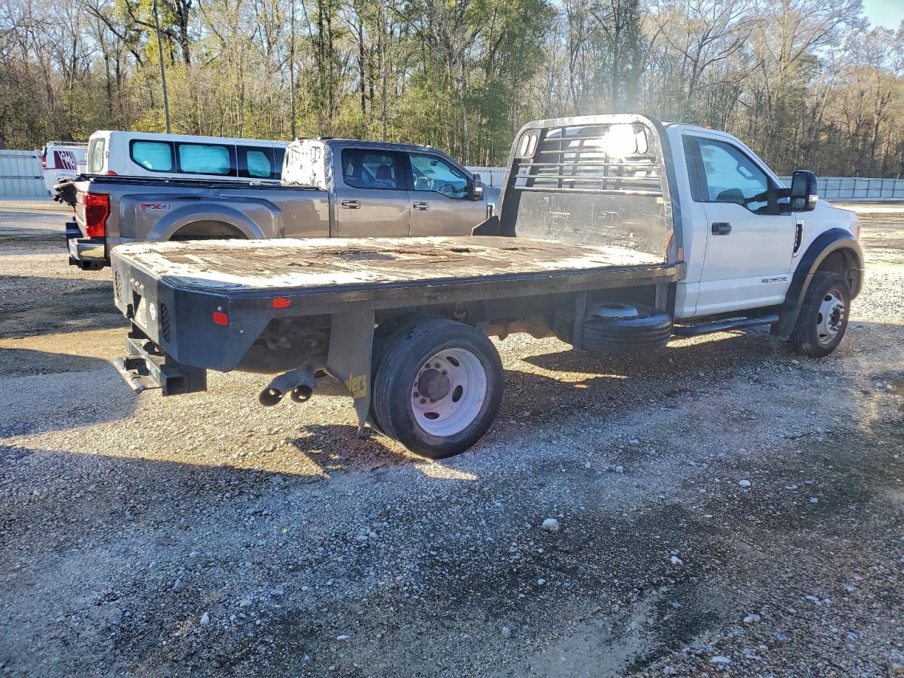 Ford F-550 Super Duty Image 10