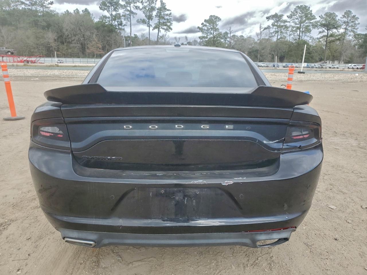 Dodge Charger Se Image 10