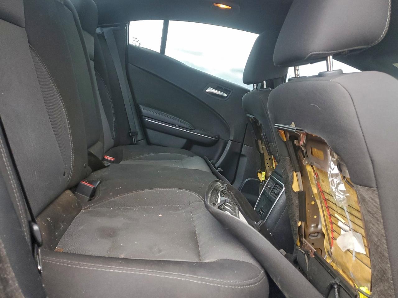 Dodge Charger Se Image 4