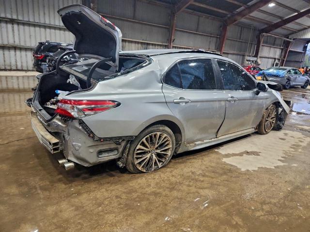 Toyota Camry L Image 4