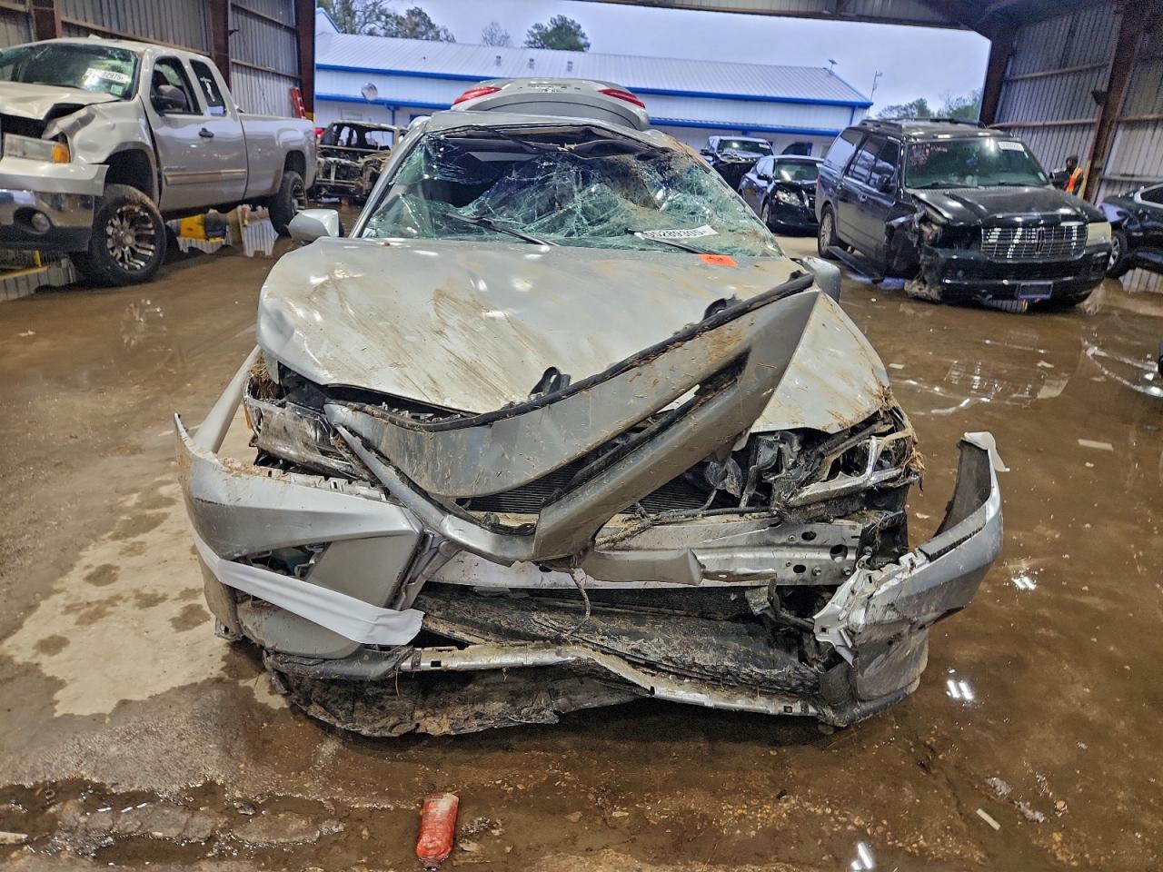 Toyota Camry L Image 10