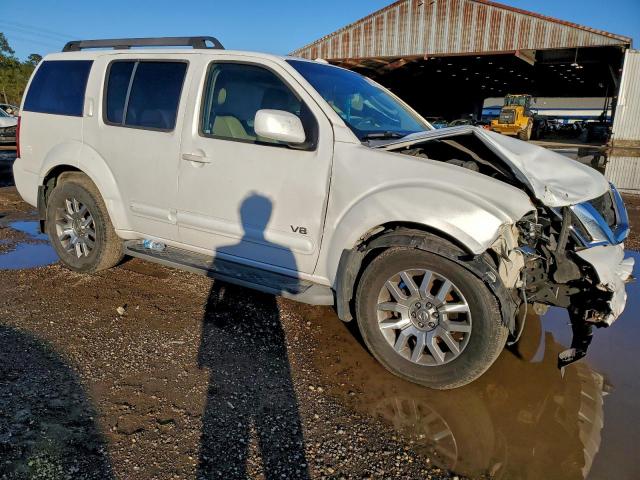 Nissan Pathfinder Le Image 4