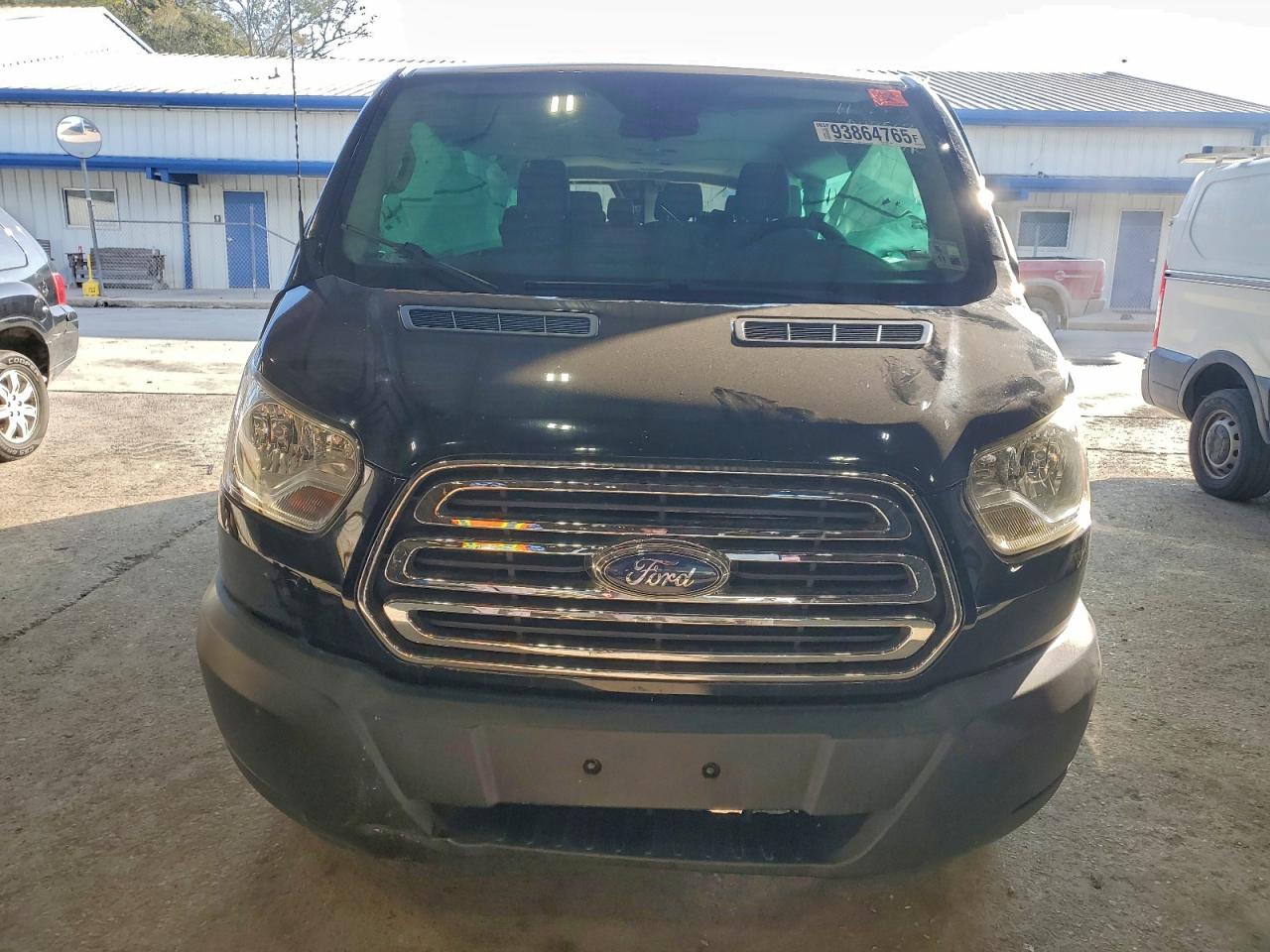 Ford Transit T-350 Image 5