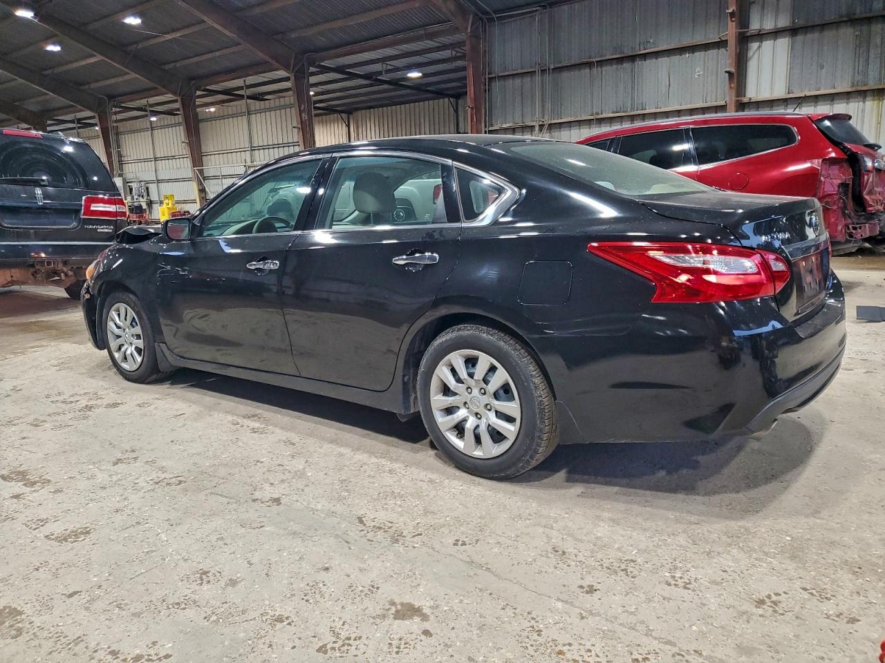 Nissan Altima 2.5 Image 4