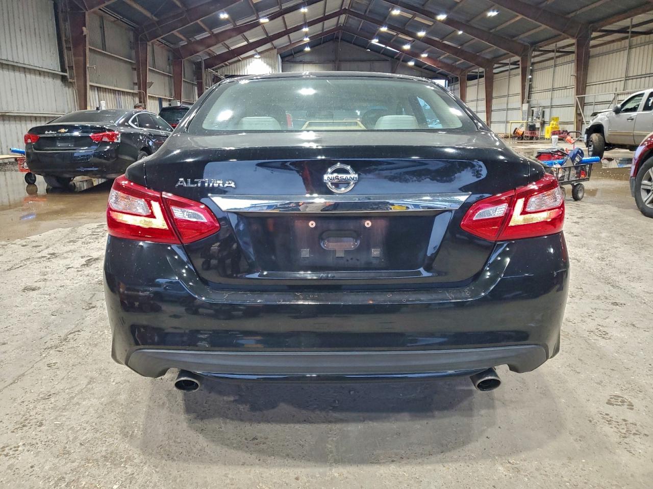 Nissan Altima 2.5 Image 5