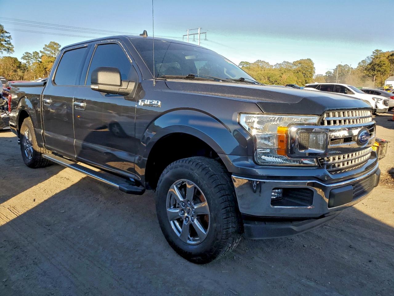 Ford F-150 Supercrew Image 4