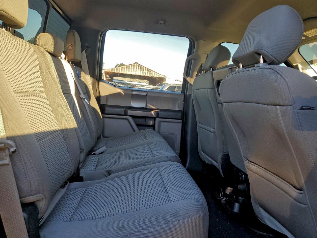 Ford F-150 Supercrew Image 12