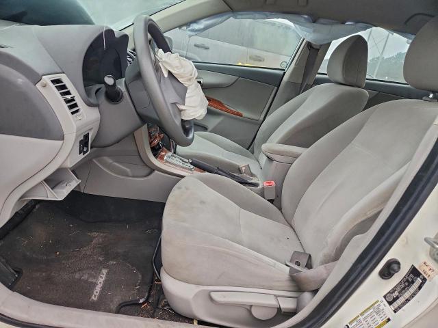 Toyota Corolla Base Image 5