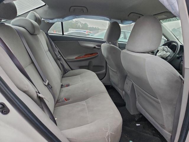 Toyota Corolla Base Image 8