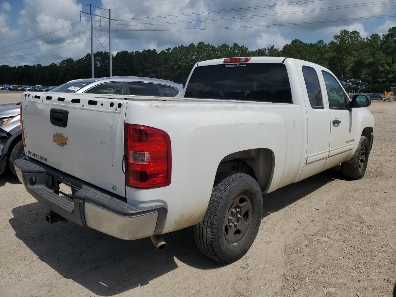 Chevrolet Silverado C1500 Lt Image 2