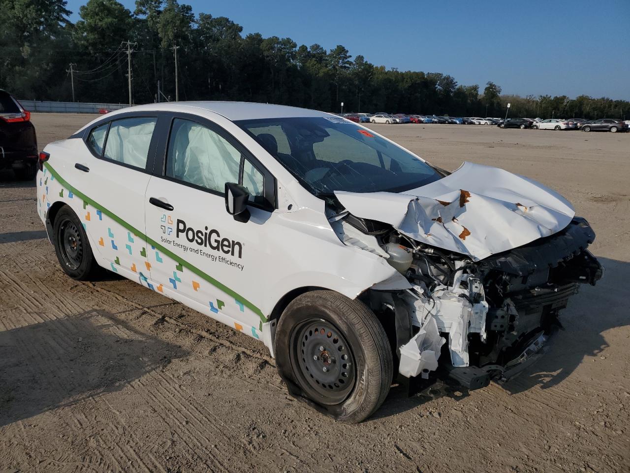 Nissan Versa S Image 2