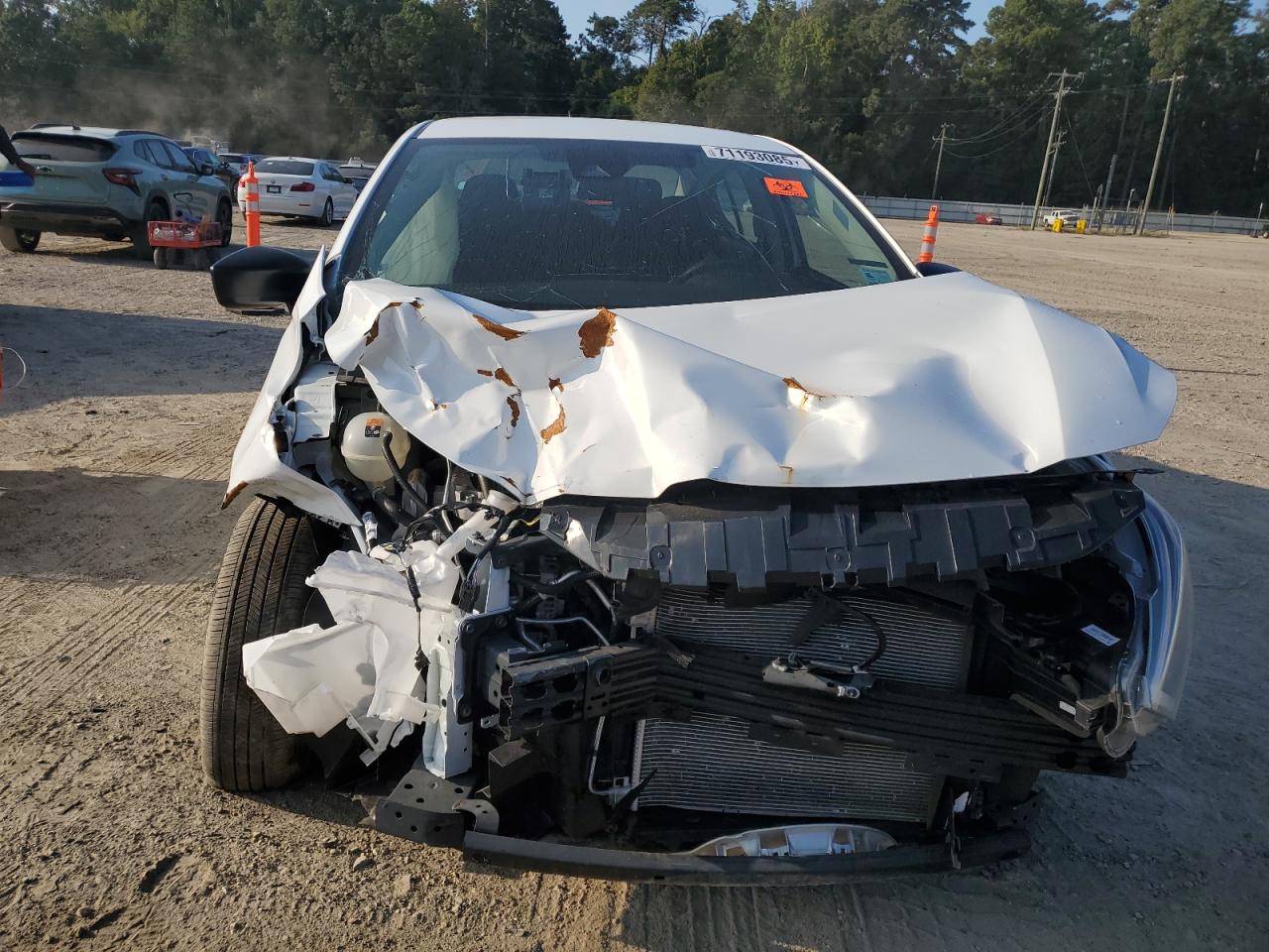 Nissan Versa S Image 4