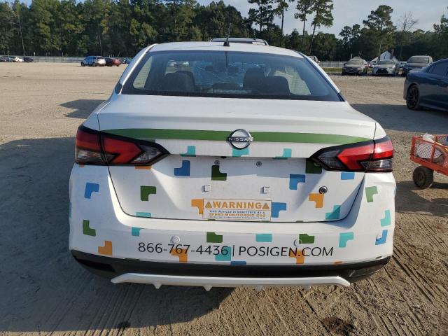 Nissan Versa S Image 6