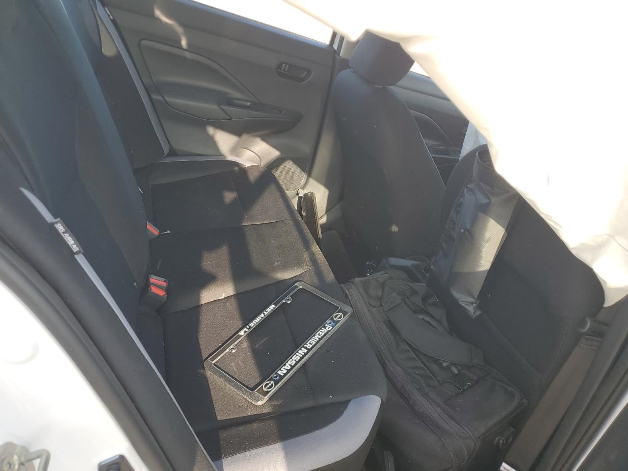 Nissan Versa S Image 12