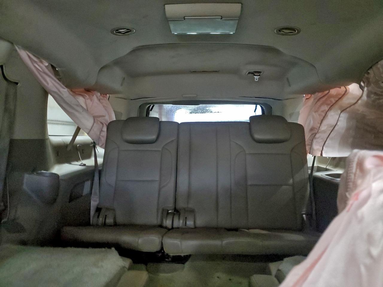 Chevrolet Suburban C1500 Ltz Image 7