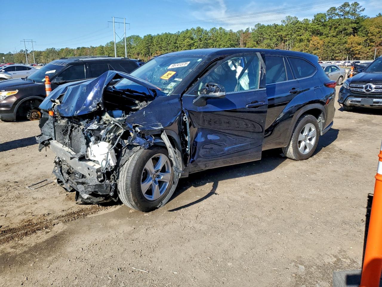 Toyota Highlander L Image 1