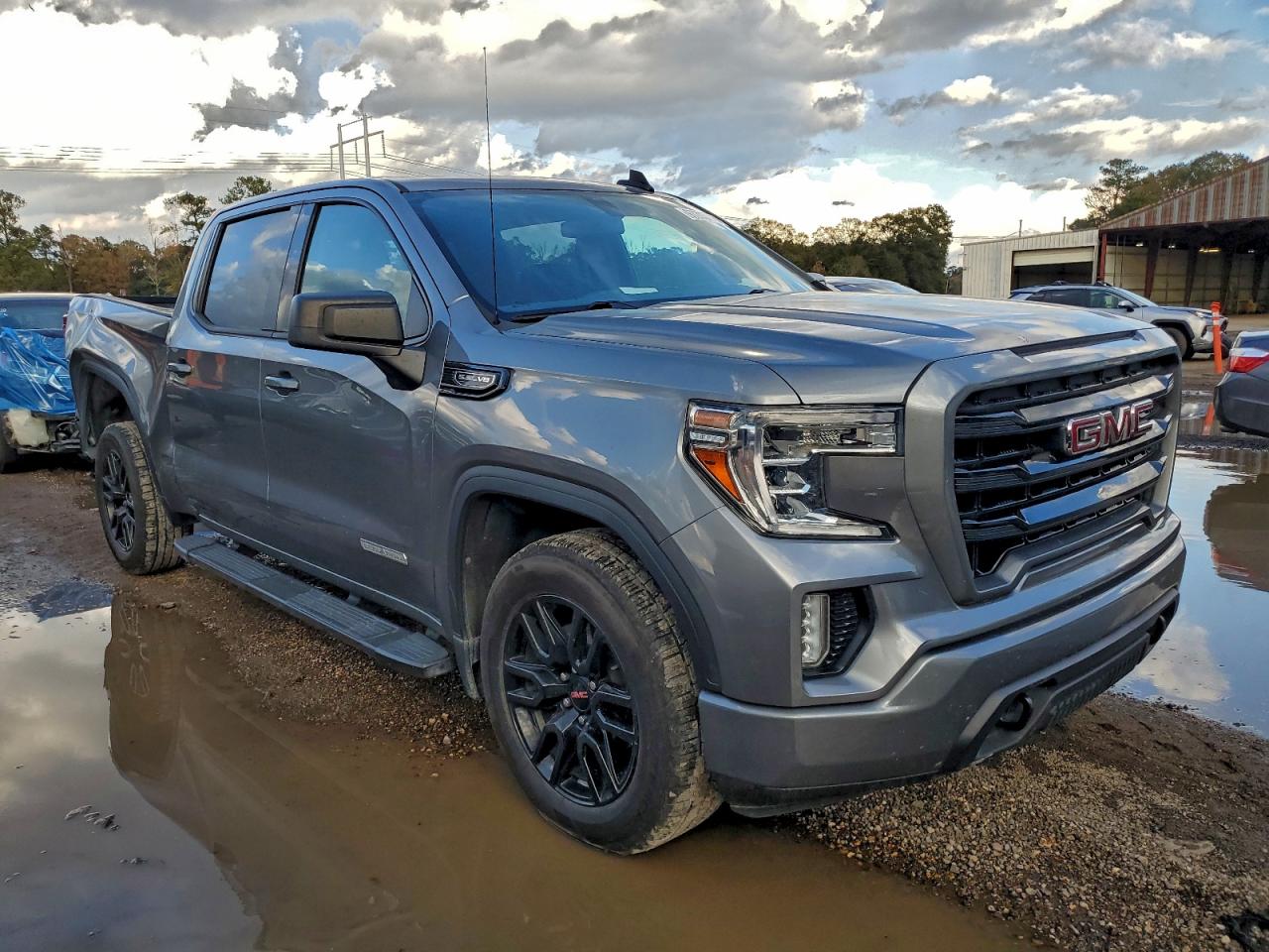 GMC Sierra C1500 Elevation Image 5