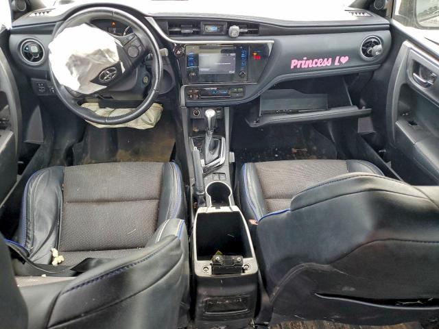 Toyota Corolla L Image 9