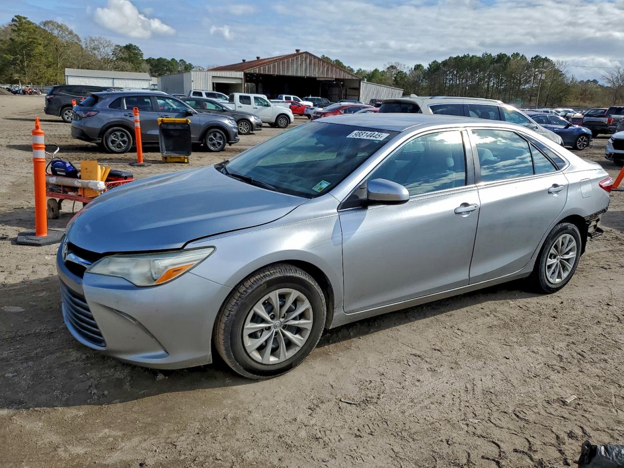 Toyota Camry Le Image 1