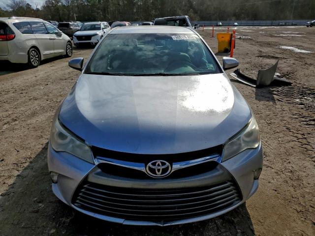 Toyota Camry Le Image 4