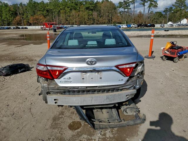 Toyota Camry Le Image 13