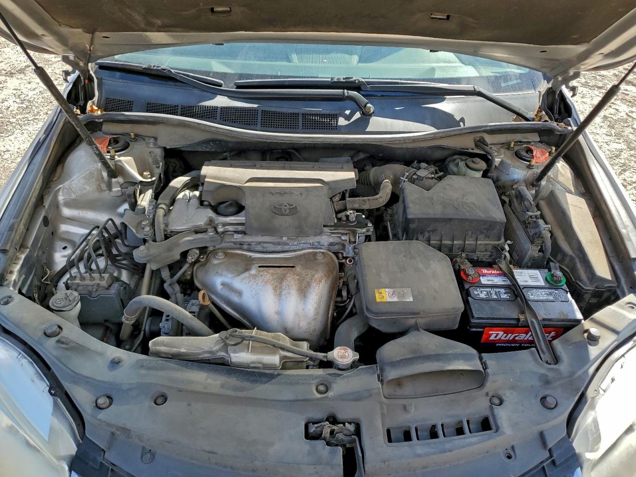 Toyota Camry Le Image 9