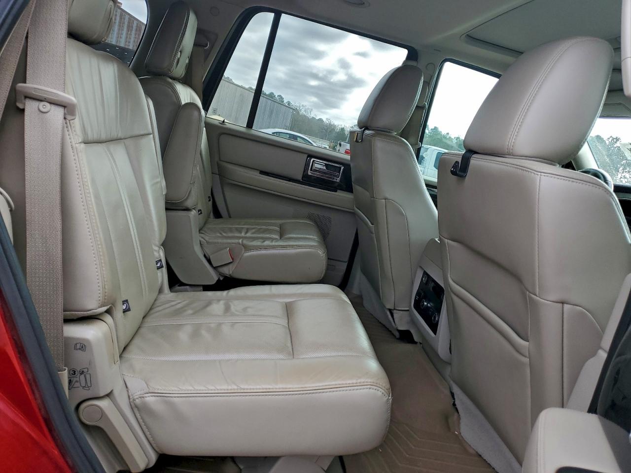 Lincoln Navigator Select Image 8