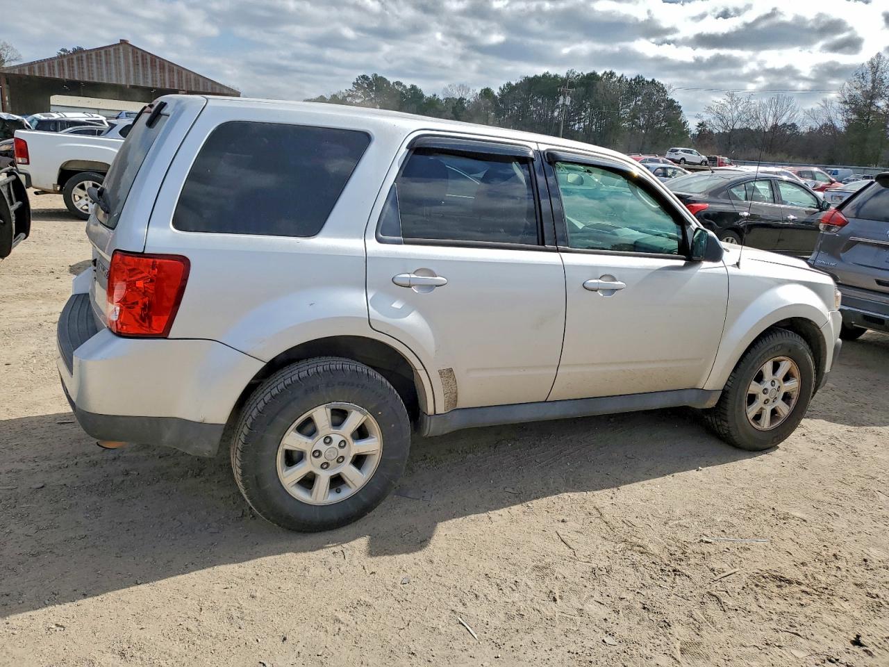 Mazda Tribute I Image 6