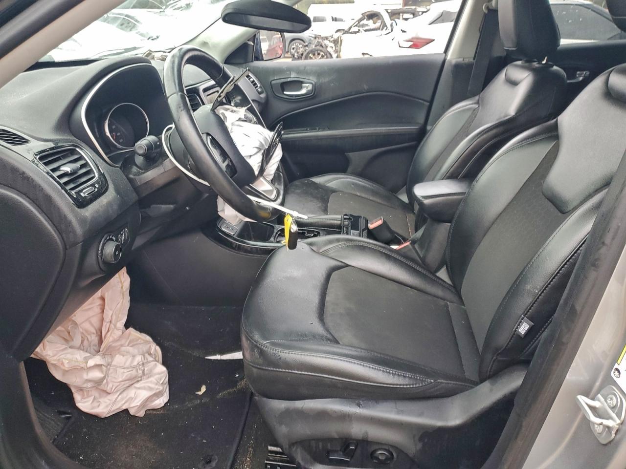 Jeep Compass Latitude Image 5