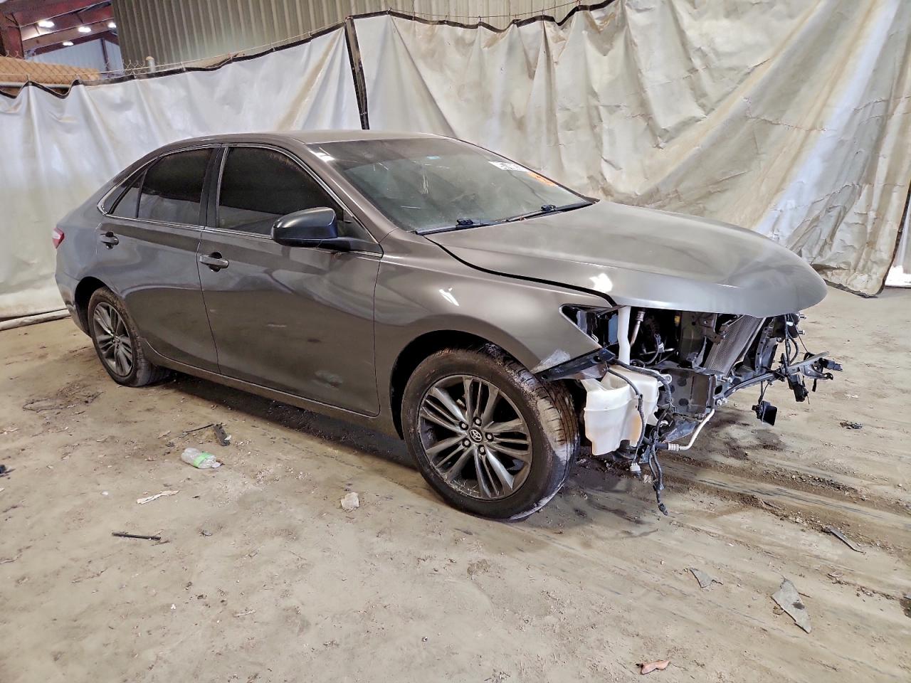 Toyota Camry Le Image 3