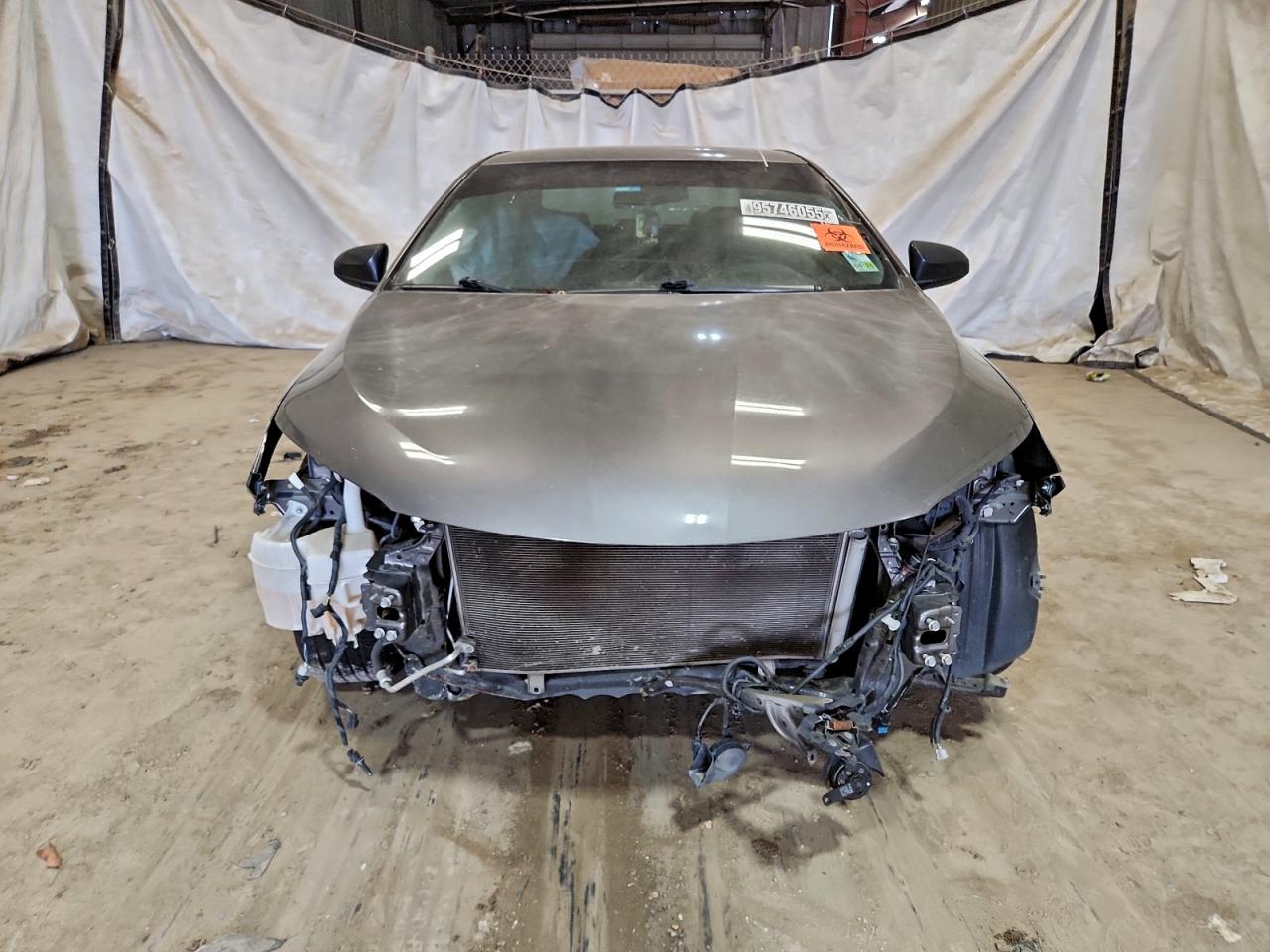 Toyota Camry Le Image 8