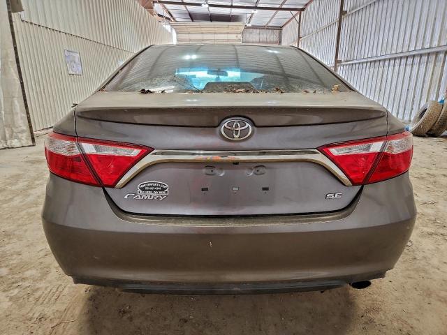 Toyota Camry Le Image 11
