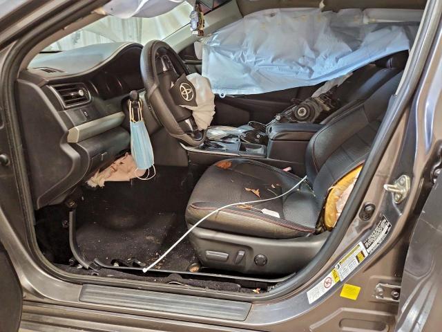 Toyota Camry Le Image 10