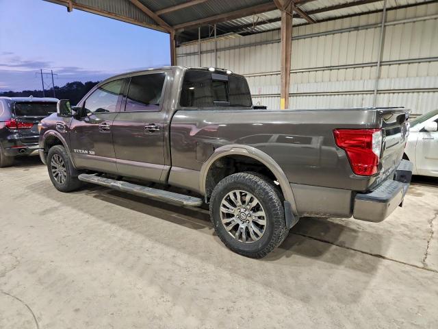 Nissan Titan Sl Image 3