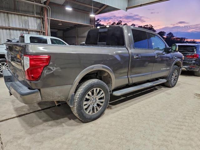 Nissan Titan Sl Image 10