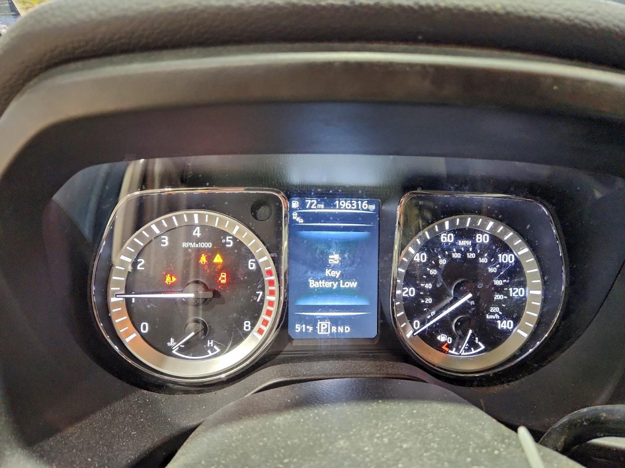 Nissan Titan Sl Image 11