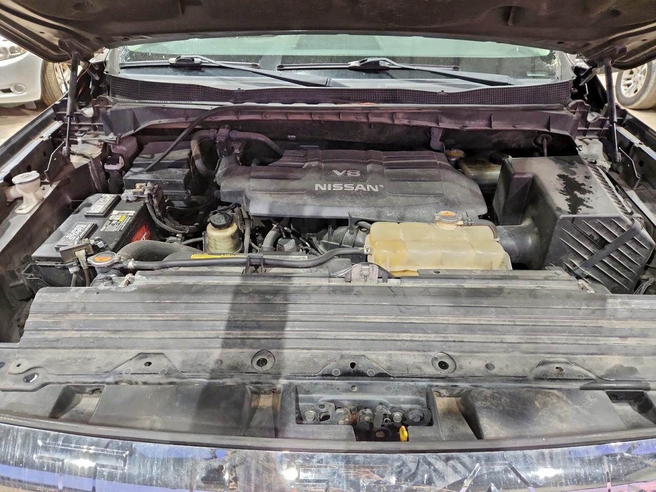 Nissan Titan Sl Image 9