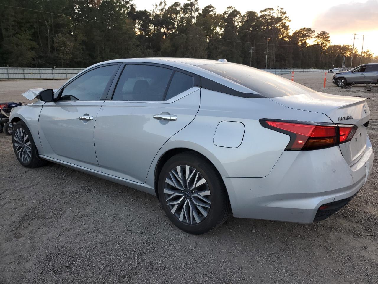 Nissan Altima Sv Image 8