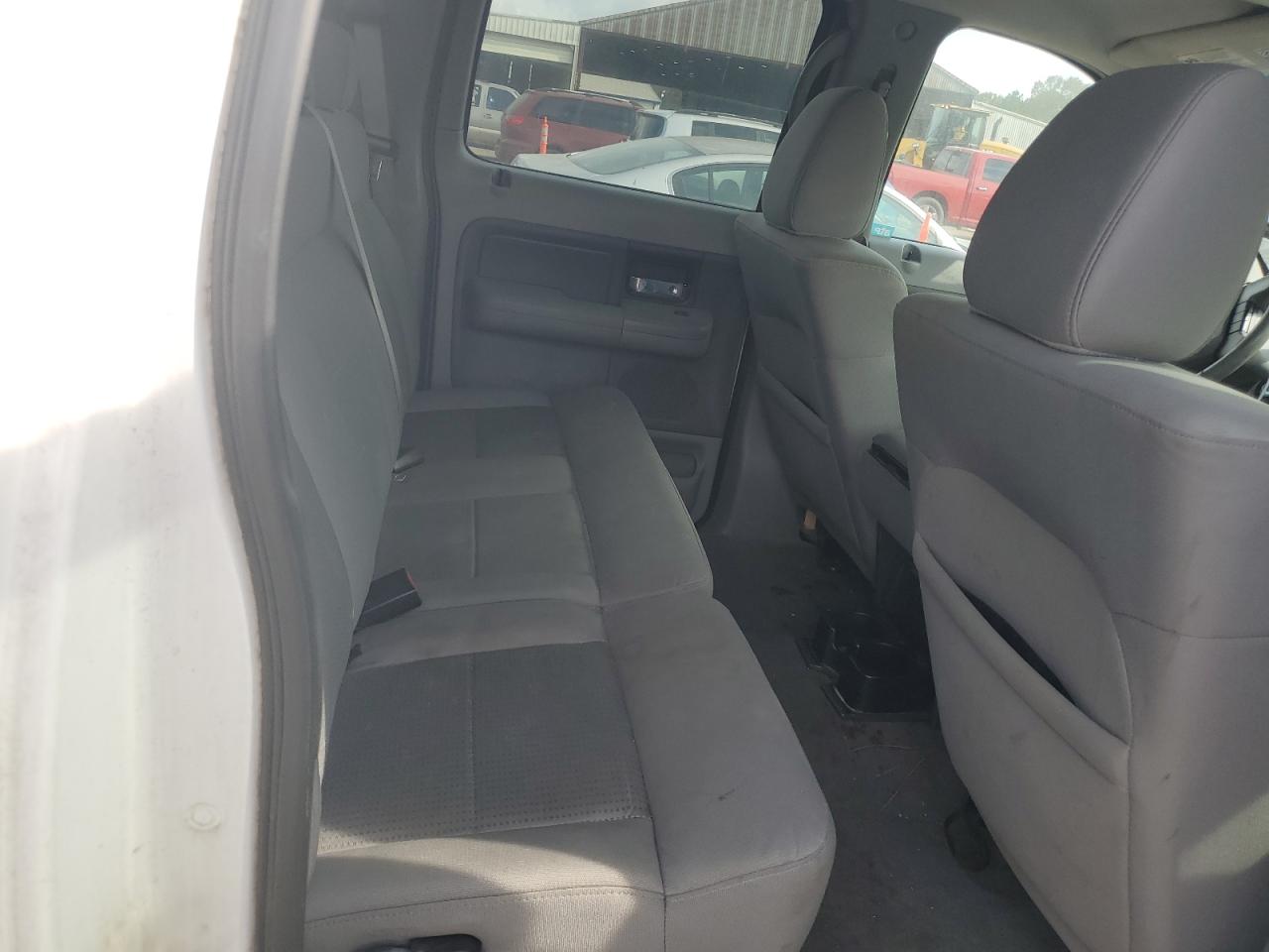 Ford F-150 Supercrew Image 6