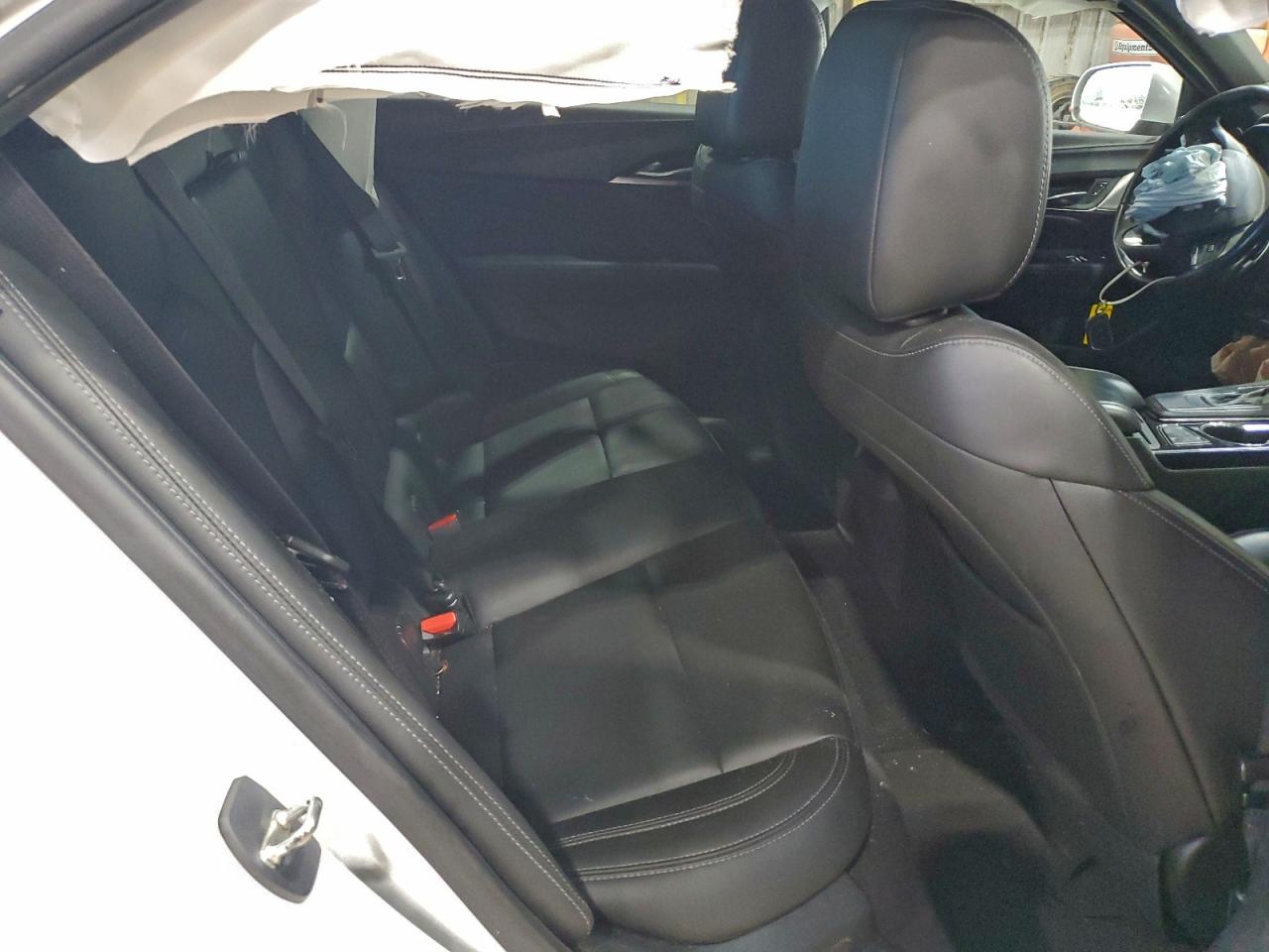 Cadillac CT4 Luxury Image 2