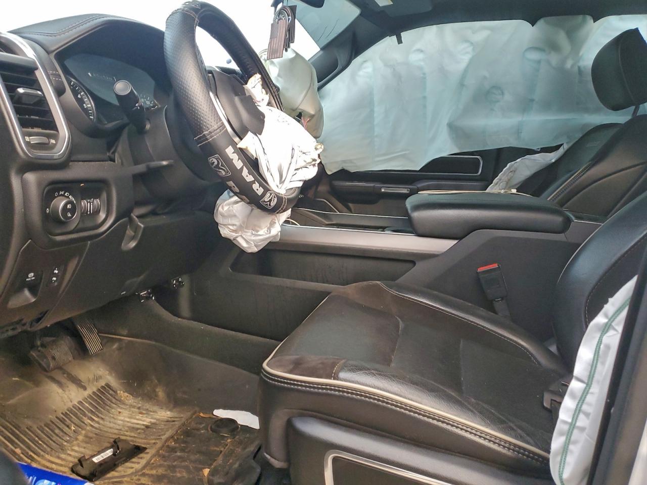 Ram 1500 Laramie Image 5