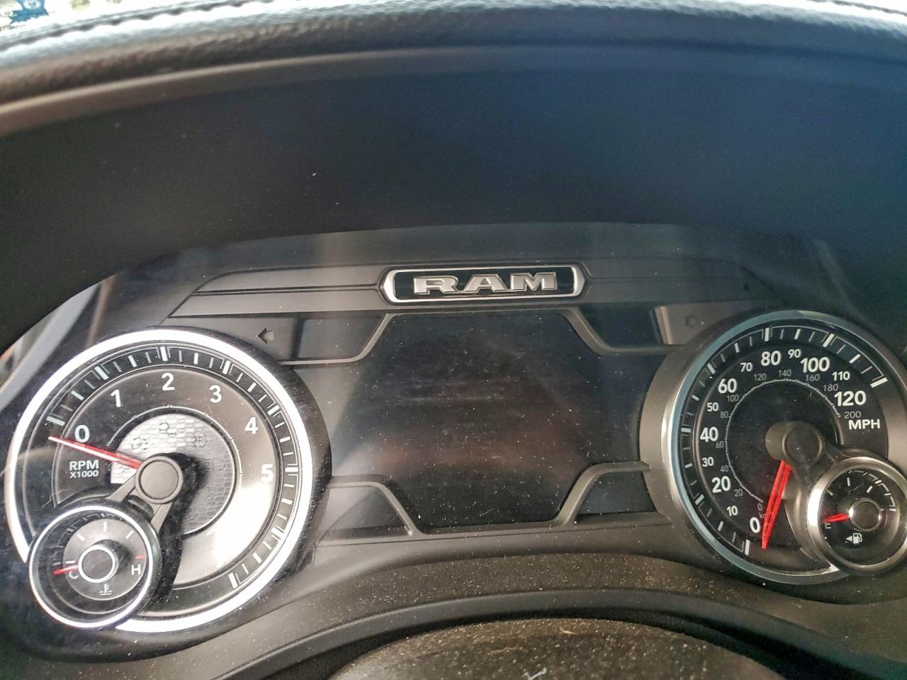 Ram 1500 Laramie Image 7