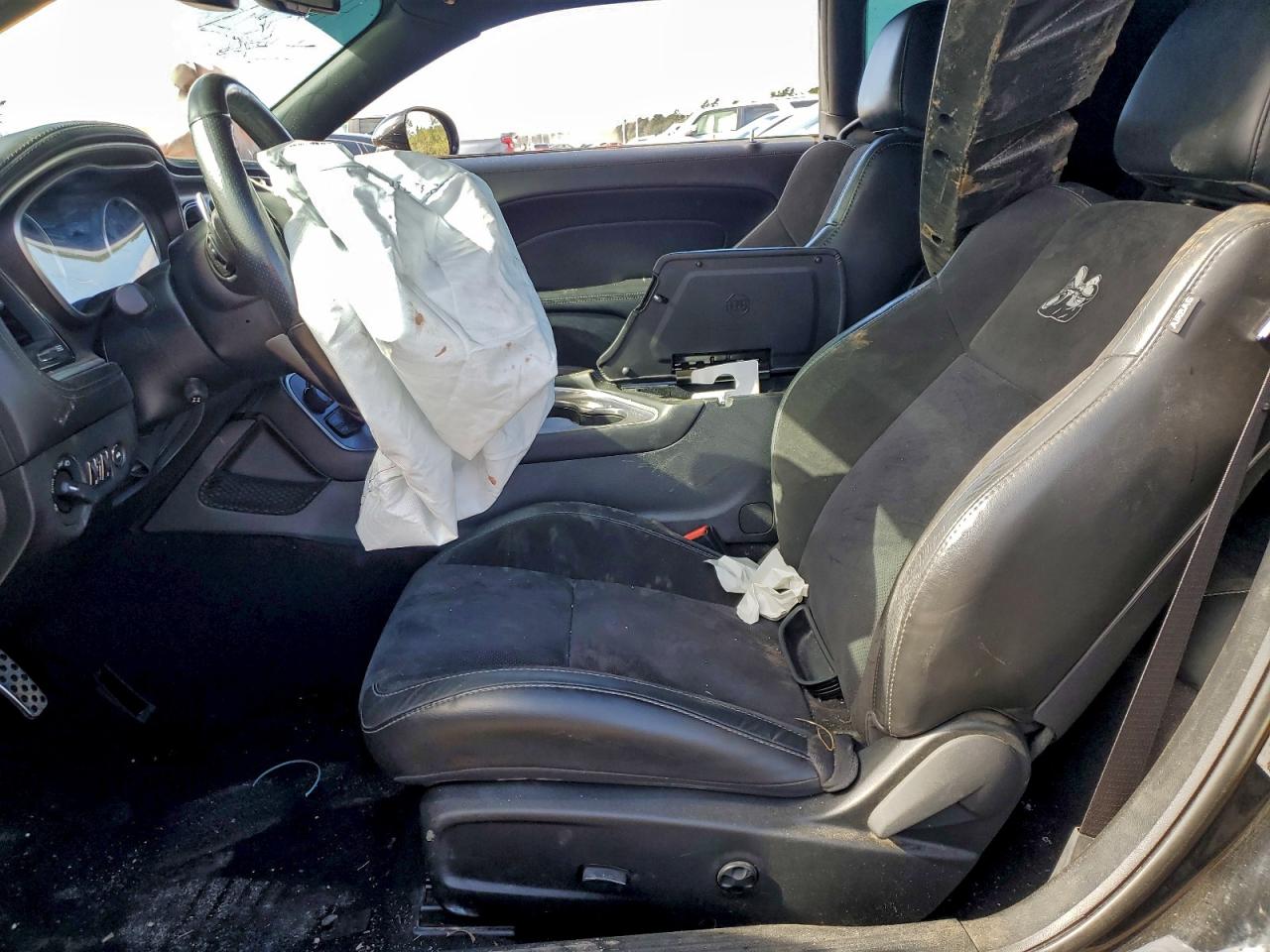 Dodge Challenger R/t Scat Pack Image 11