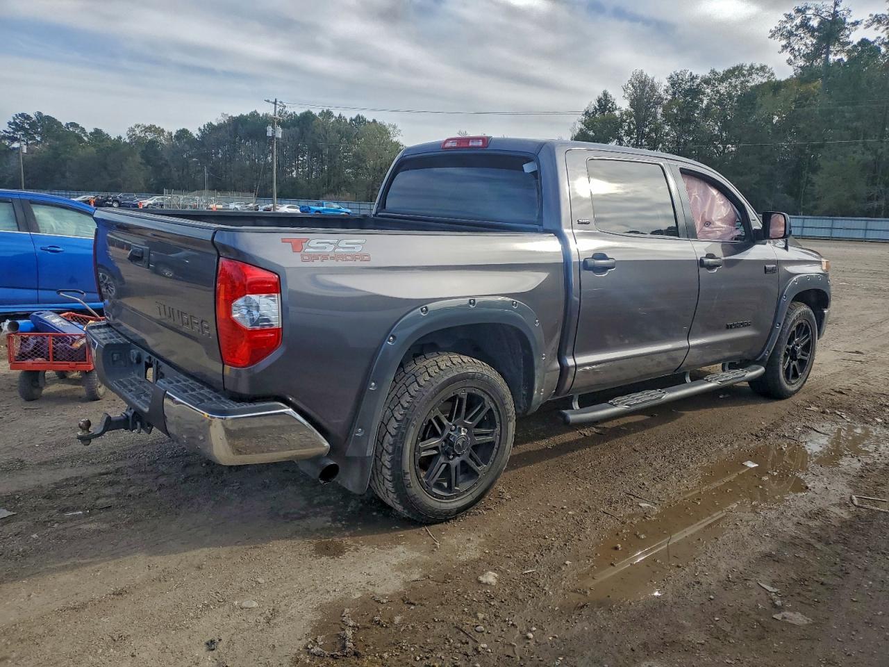 Toyota Tundra Crewmax Sr5 Image 9