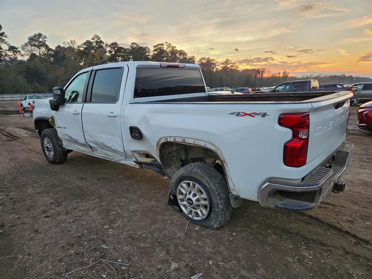 Chevrolet Silverado K2500 Heavy Duty Lt Image 5